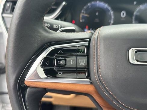 Used 2024 Jeep Grand Cherokee L Summit AWD/4WD image 32