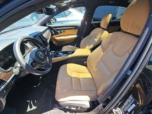 Used 2018 Volvo S90 T5 Momentum w/ Convenience Package FWD image 9