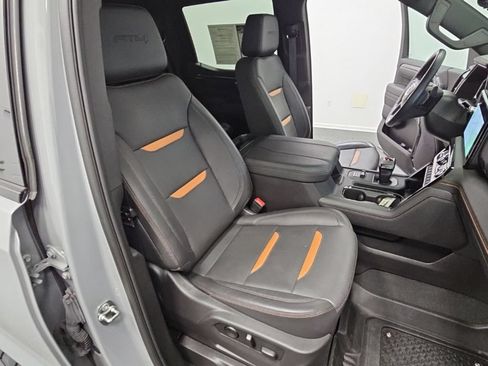 Certified 2025 GMC Sierra 1500 AT4 w/ AT4 Premium Package AWD/4WD image 43