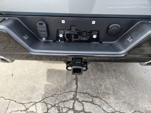 Used 2023 Chevrolet Silverado 1500 LT Trail Boss w/ Protection Package image 11