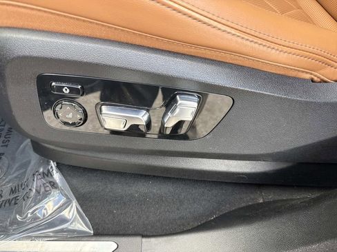 Used 2023 BMW X7 xDrive40i image 29