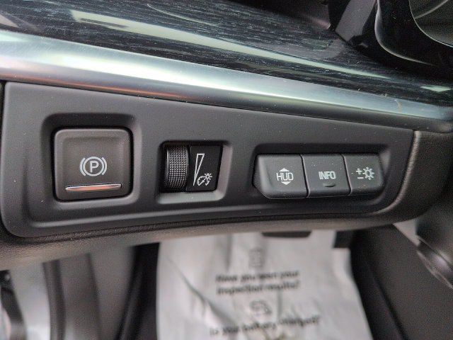 Used 2025 Cadillac XT5 Premium Luxury w/ Technology Package AWD/4WD image 19