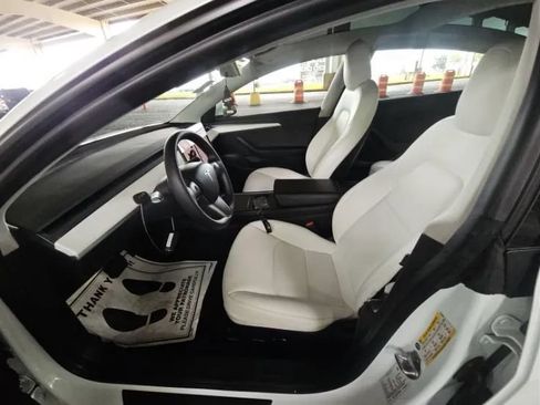 Used 2022 Tesla Model 3 Long Range AWD/4WD image 5