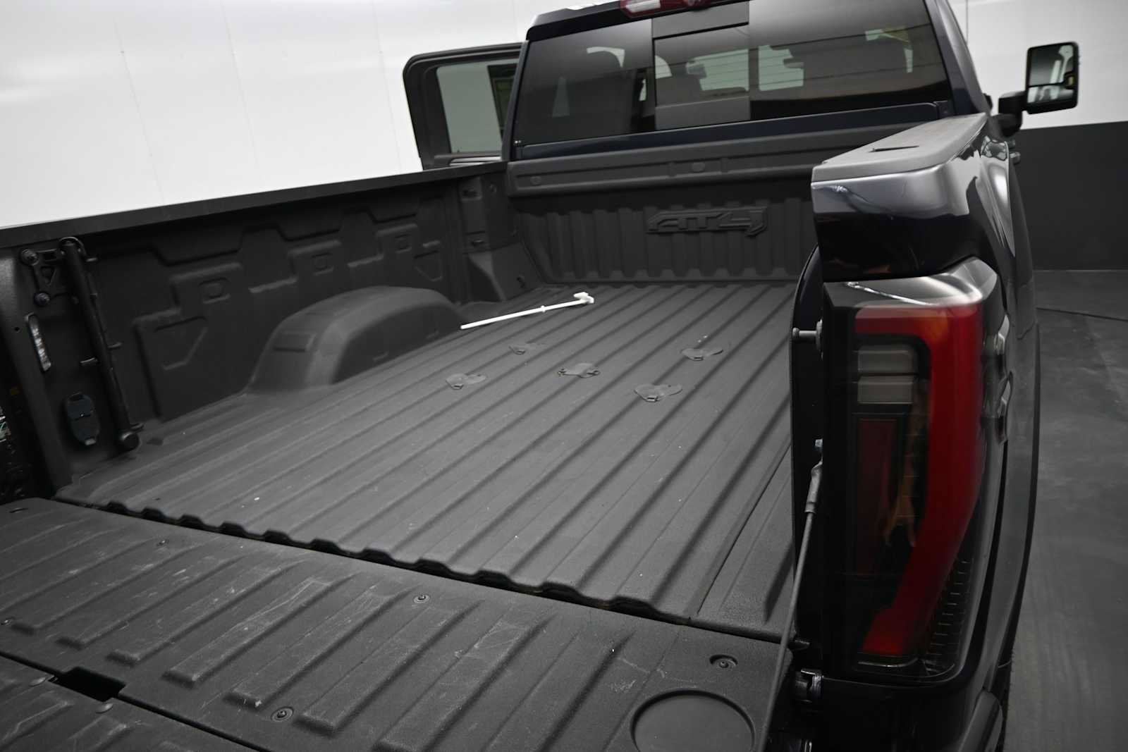 Used 2024 GMC Sierra 2500 AT4 w/ AT4 Premium Plus Package AWD/4WD image 21