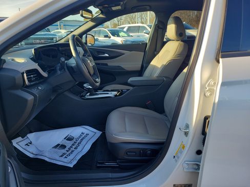 Certified 2025 Buick Envista Avenir image 14
