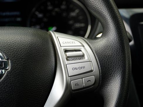 Used 2016 Nissan Rogue SV image 21