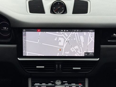 Used 2020 Porsche Cayenne image 27