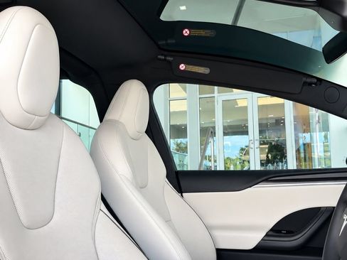 Used 2023 Tesla Model X Plaid AWD/4WD image 10