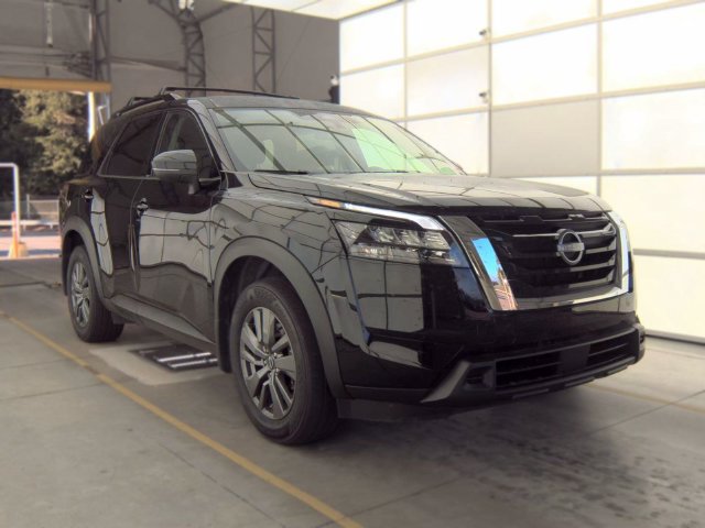 Certified 2025 Nissan Pathfinder SV FWD image 11