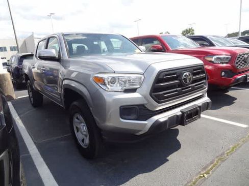 Used 2018 Toyota Tacoma SR w/ SR Convenience Package RWD image 3