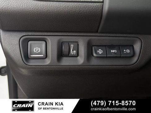 Used 2023 GMC Acadia SLT w/ Elevation Edition FWD image 12