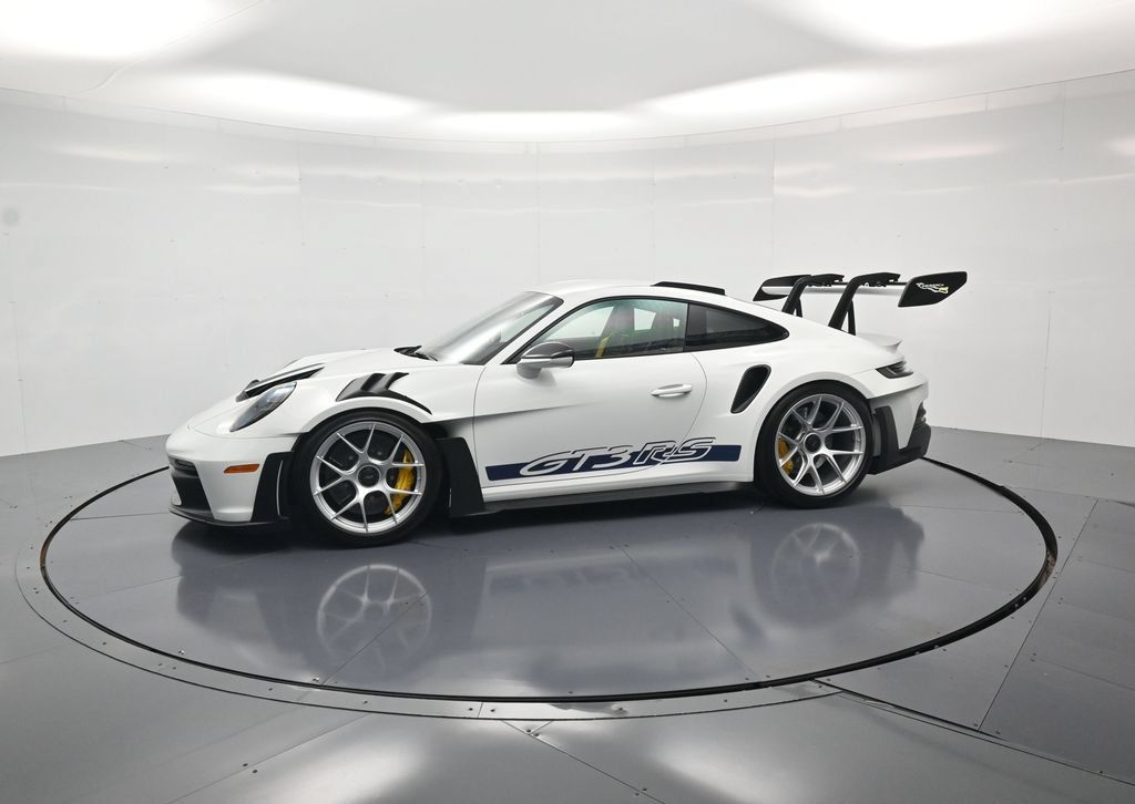 Certified 2025 Porsche 911 GT3 RS RWD image 2