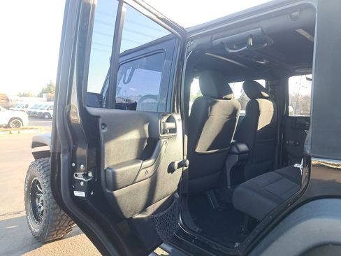 Used 2012 Jeep Wrangler Unlimited Sport w/ Max Tow Pkg AWD/4WD image 12