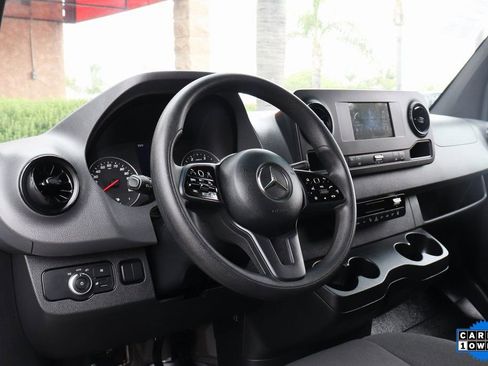 Used 2024 Mercedes-Benz Sprinter 2500 image 15