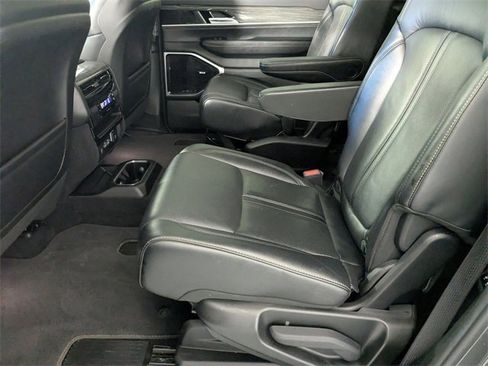 Used 2022 Jeep Wagoneer Series III w/ Premium Group I image 29