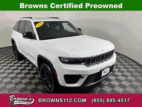 Used 2025 Jeep Grand Cherokee Laredo X image 1