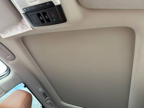 Used 2024 Nissan Pathfinder Platinum w/ Cargo Package image 40