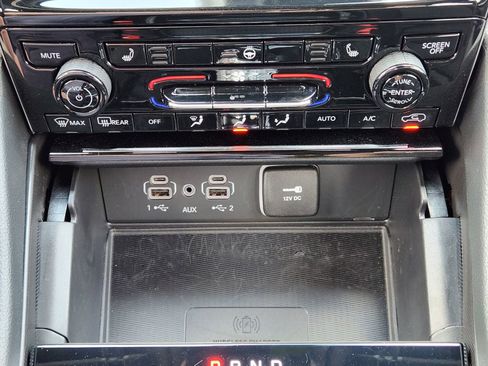 New 2025 Jeep Grand Cherokee L Laredo w/ Luxury Tech Group I RWD image 27