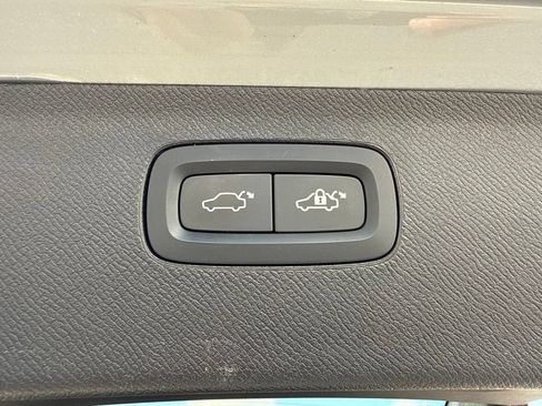 Certified 2024 Volvo XC90 T8 Core AWD/4WD image 38