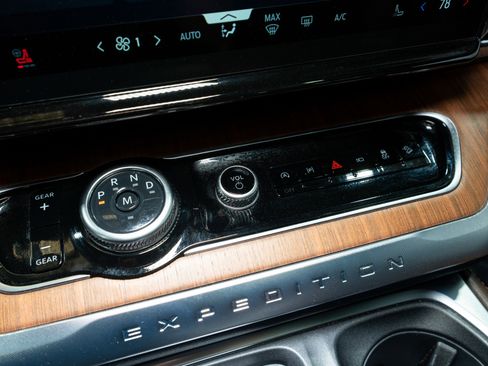 Used 2025 Ford Expedition Max King Ranch image 24