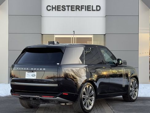 Certified 2025 Land Rover Range Rover SE AWD/4WD image 2