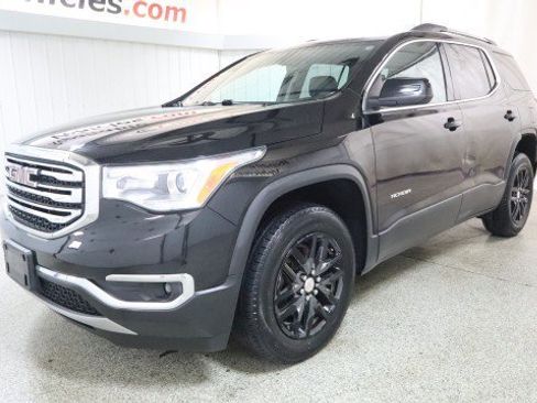 Used 2019 GMC Acadia SLT FWD image 2