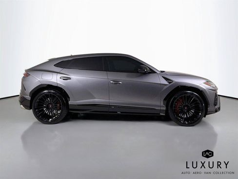 Used 2022 Lamborghini Urus AWD/4WD image 5