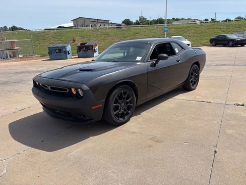 Used 2017 Dodge Challenger GT w/ Driver Convenience Group AWD/4WD image 8