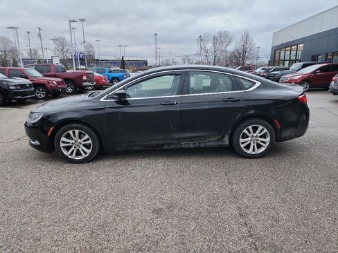 Used 2016 Chrysler 200 Limited Platinum w/ Comfort & Convenience Group image 4
