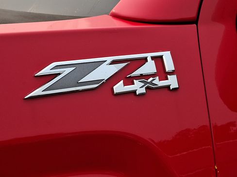 Used 2017 GMC Sierra 1500 SLE w/ SLE Value Package AWD/4WD image 31