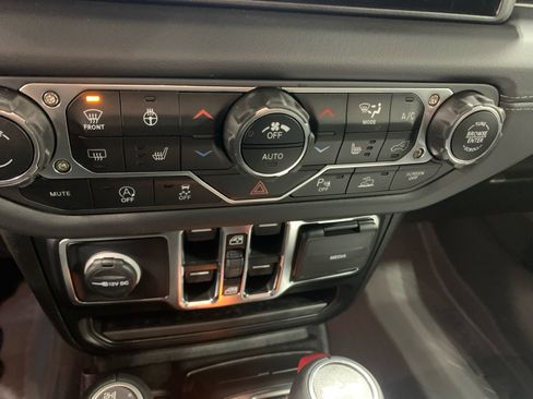 New 2025 Jeep Wrangler Sahara w/ Safety Group image 28