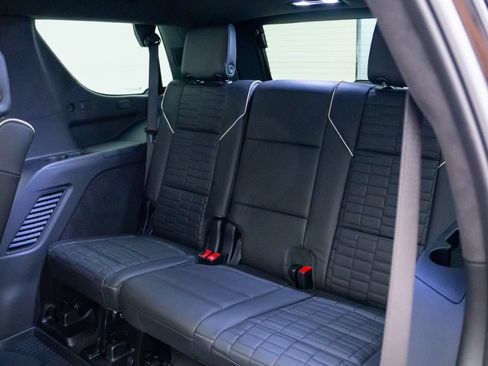 New 2026 Cadillac Escalade V w/ LPO, ONYX Package AWD/4WD image 19