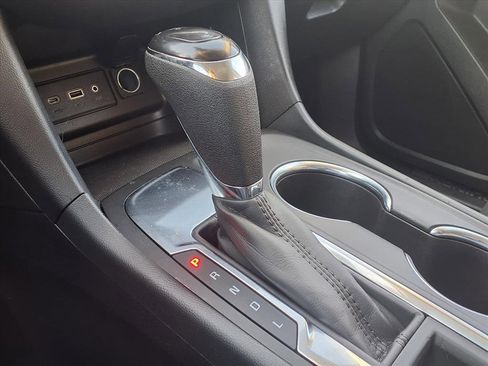 Used 2021 Chevrolet Equinox LT image 10