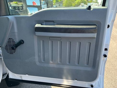 Used 2016 Ford F550 4x4 Regular Cab Super Duty image 14