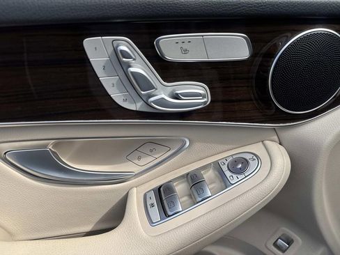 Used 2022 Mercedes-Benz GLC 300 image 21