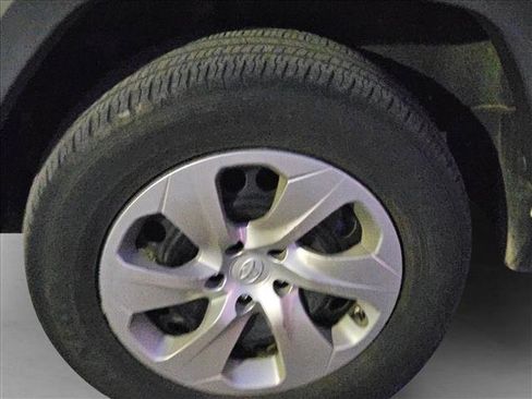 Used 2021 Toyota RAV4 LE image 5