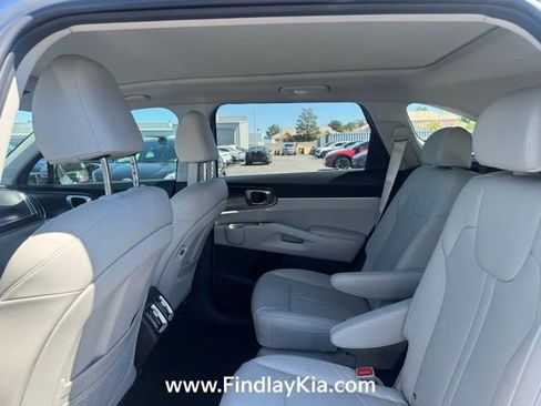 Certified 2025 Kia Sorento EX w/ EX Panoramic Sunroof Package image 8