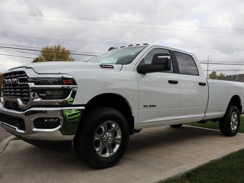 Used 2025 RAM 3500 Big Horn image 7