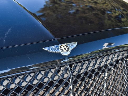 Used 2019 Bentley Bentayga image 9