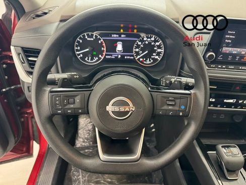 Used 2023 Nissan Rogue SV image 17