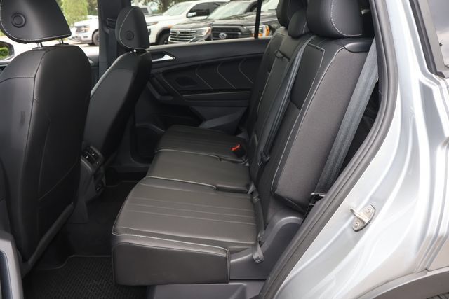 Certified 2023 Volkswagen Tiguan SE R-Line FWD image 15