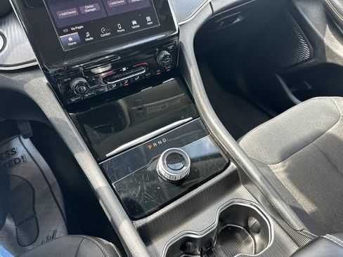 Used 2024 Jeep Grand Cherokee Laredo RWD image 19
