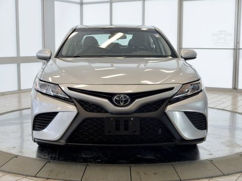 Used 2019 Toyota Camry SE image 3