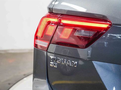 Used 2020 Volkswagen Tiguan SE image 11