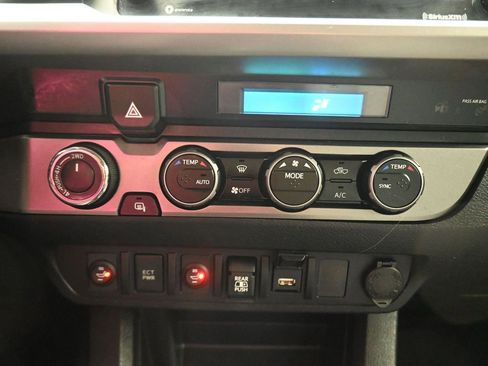 Used 2022 Toyota Tacoma SR5 image 19