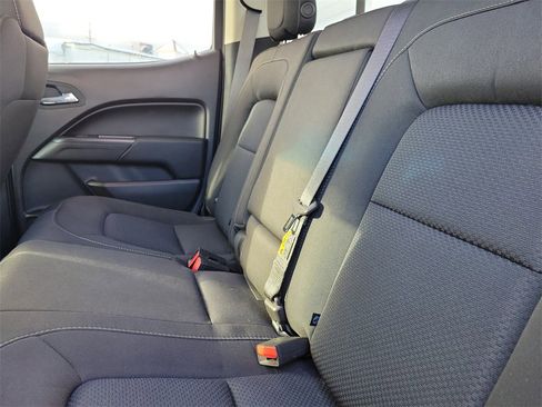 Used 2022 Chevrolet Colorado LT w/ LT Convenience Package image 9