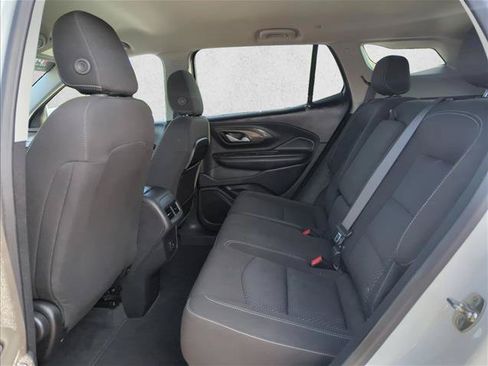 Used 2024 GMC Terrain SLE AWD/4WD image 17