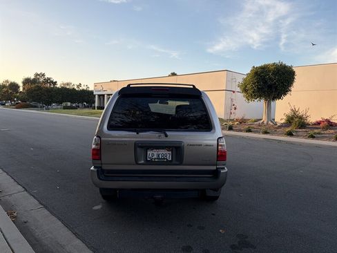Used 2001 Toyota 4Runner Limited AWD/4WD image 5