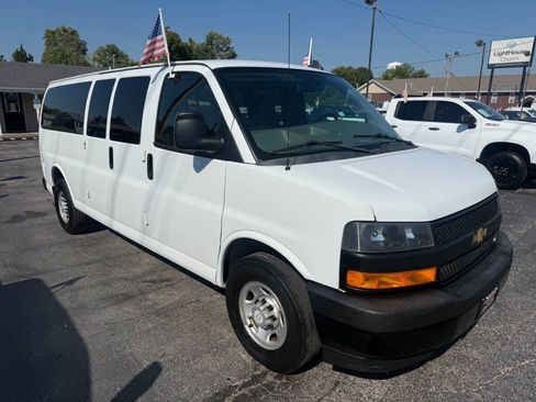 Used 2019 Chevrolet Express 3500 LS RWD image 4