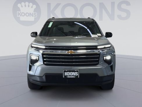 New 2026 Chevrolet Traverse LT w/ Sun and Wheel Package FWD image 4